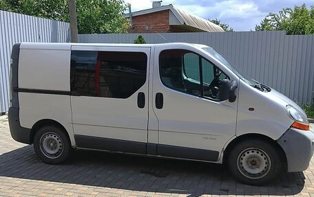 Renault Trafic, 2004 год, 1 000 000 рублей, 4 фотография
