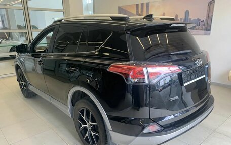 Toyota RAV4, 2017 год, 2 400 000 рублей, 6 фотография