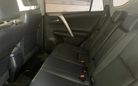 Toyota RAV4, 2017 год, 2 400 000 рублей, 9 фотография
