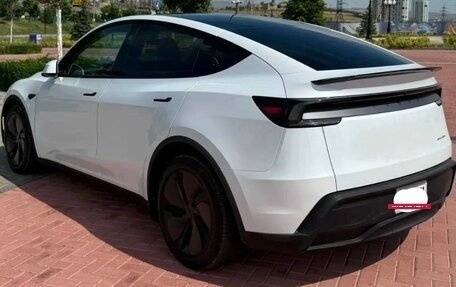 Tesla Model Y I, 2025 год, 6 800 000 рублей, 4 фотография