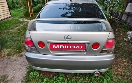 Lexus IS II рестайлинг 2, 2001 год, 650 000 рублей, 3 фотография