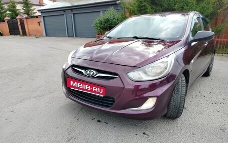 Hyundai Solaris II рестайлинг, 2011 год, 499 999 рублей, 2 фотография