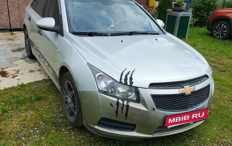 Chevrolet Cruze II, 2010 год, 600 000 рублей, 2 фотография