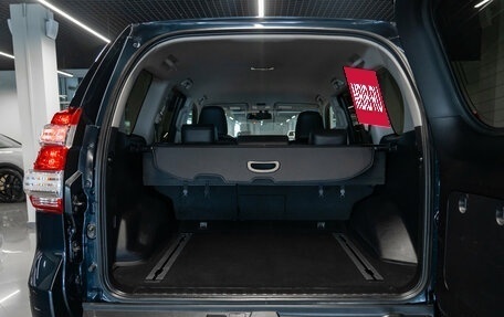 Toyota Land Cruiser Prado 150 рестайлинг 2, 2014 год, 4 150 000 рублей, 24 фотография