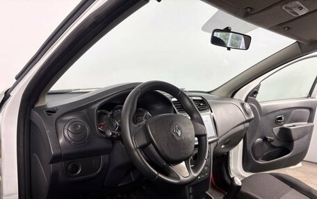 Renault Logan II, 2017 год, 450 000 рублей, 12 фотография