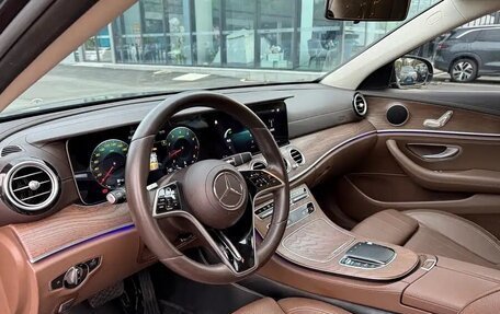 Mercedes-Benz E-Класс, 2022 год, 4 245 000 рублей, 5 фотография