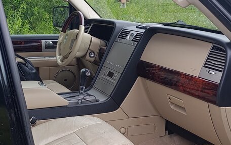 Lincoln Navigator, 2005 год, 1 550 000 рублей, 8 фотография