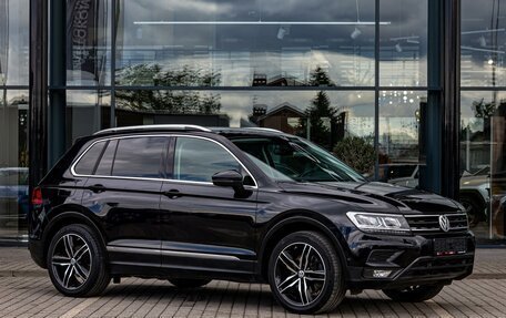 Volkswagen Tiguan II, 2019 год, 1 955 000 рублей, 3 фотография
