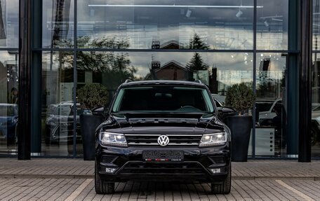 Volkswagen Tiguan II, 2019 год, 1 955 000 рублей, 2 фотография