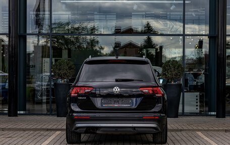 Volkswagen Tiguan II, 2019 год, 1 955 000 рублей, 5 фотография