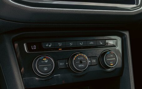 Volkswagen Tiguan II, 2019 год, 1 955 000 рублей, 15 фотография