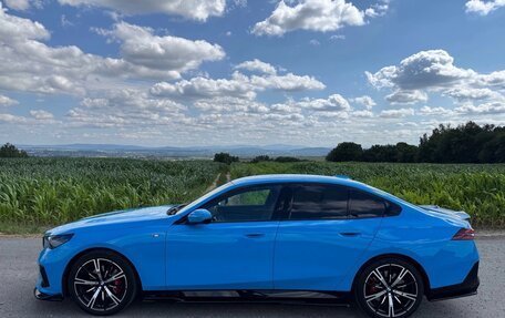 BMW 5 серия, 2024 год, 5 890 000 рублей, 3 фотография