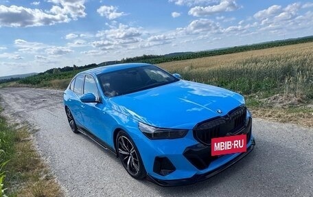 BMW 5 серия, 2024 год, 5 890 000 рублей, 8 фотография