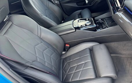 BMW 5 серия, 2024 год, 5 890 000 рублей, 17 фотография