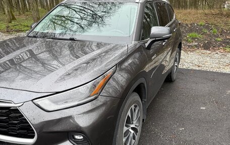 Toyota Highlander, 2021 год, 3 700 000 рублей, 3 фотография