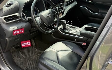 Toyota Highlander, 2021 год, 3 700 000 рублей, 7 фотография