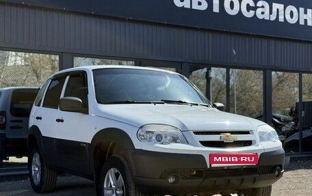 Chevrolet Niva I рестайлинг, 2017 год, 750 000 рублей, 1 фотография