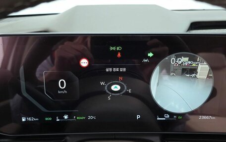KIA Carnival, 2024 год, 4 600 000 рублей, 27 фотография