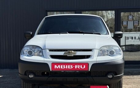 Chevrolet Niva I рестайлинг, 2017 год, 750 000 рублей, 2 фотография