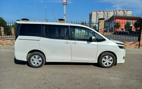 Toyota Voxy III, 2014 год, 1 800 000 рублей, 3 фотография