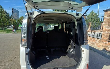 Toyota Voxy III, 2014 год, 1 800 000 рублей, 6 фотография