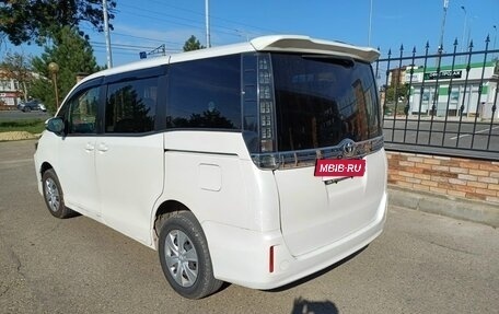 Toyota Voxy III, 2014 год, 1 800 000 рублей, 4 фотография