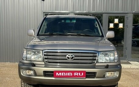 Toyota Land Cruiser 100 рестайлинг 2, 2002 год, 2 150 000 рублей, 2 фотография