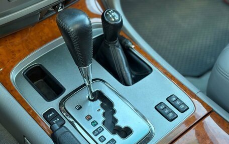 Toyota Land Cruiser 100 рестайлинг 2, 2002 год, 2 150 000 рублей, 16 фотография