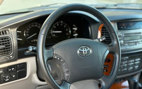 Toyota Land Cruiser 100 рестайлинг 2, 2002 год, 2 150 000 рублей, 17 фотография