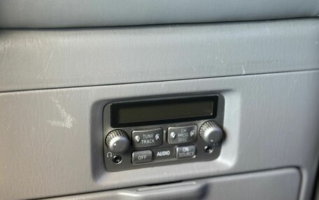 Toyota Land Cruiser 100 рестайлинг 2, 2002 год, 2 150 000 рублей, 25 фотография