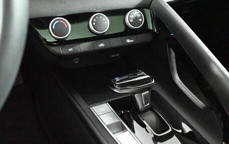 Hyundai Elantra, 2023 год, 2 165 000 рублей, 11 фотография
