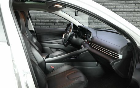 Hyundai Elantra, 2023 год, 2 165 000 рублей, 10 фотография