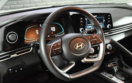 Hyundai Elantra, 2023 год, 2 165 000 рублей, 13 фотография