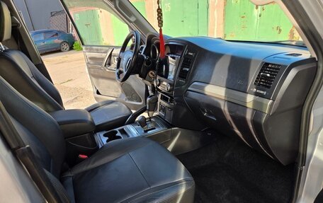 Mitsubishi Pajero IV, 2011 год, 2 000 000 рублей, 12 фотография