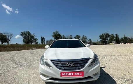 Hyundai Sonata VI, 2011 год, 1 100 000 рублей, 4 фотография