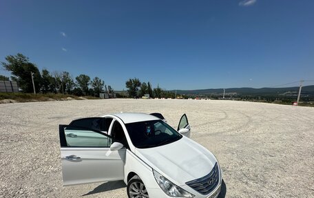 Hyundai Sonata VI, 2011 год, 1 100 000 рублей, 14 фотография