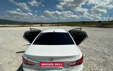 Hyundai Sonata VI, 2011 год, 1 100 000 рублей, 11 фотография