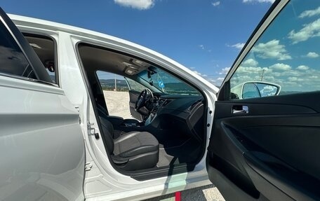 Hyundai Sonata VI, 2011 год, 1 100 000 рублей, 5 фотография