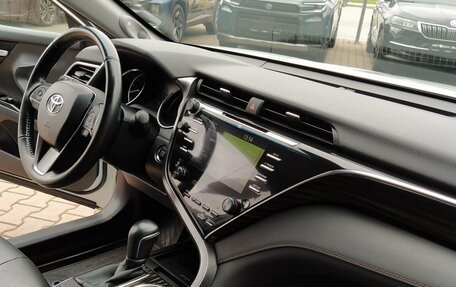 Toyota Camry, 2019 год, 2 899 000 рублей, 20 фотография