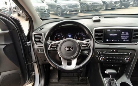 KIA Sportage IV рестайлинг, 2020 год, 2 500 000 рублей, 29 фотография