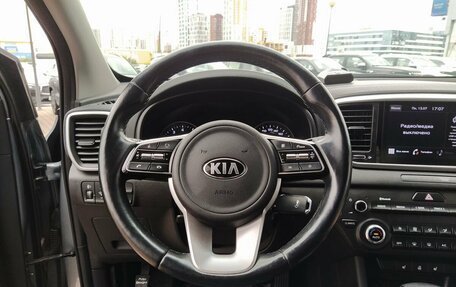KIA Sportage IV рестайлинг, 2020 год, 2 500 000 рублей, 28 фотография