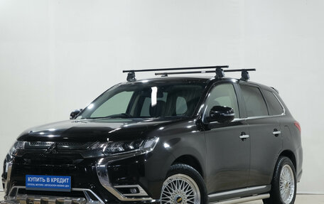Mitsubishi Outlander III рестайлинг 3, 2020 год, 3 099 000 рублей, 4 фотография