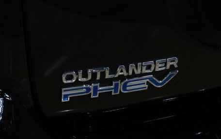 Mitsubishi Outlander III рестайлинг 3, 2020 год, 3 099 000 рублей, 13 фотография