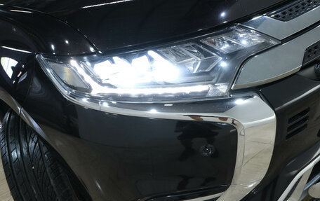 Mitsubishi Outlander III рестайлинг 3, 2020 год, 3 099 000 рублей, 10 фотография