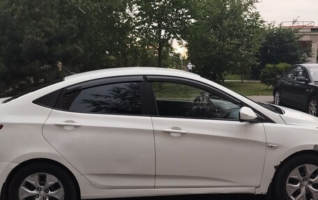 Hyundai Solaris II рестайлинг, 2015 год, 345 000 рублей, 5 фотография
