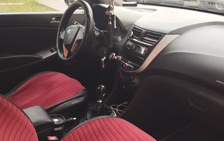 Hyundai Solaris II рестайлинг, 2015 год, 345 000 рублей, 8 фотография