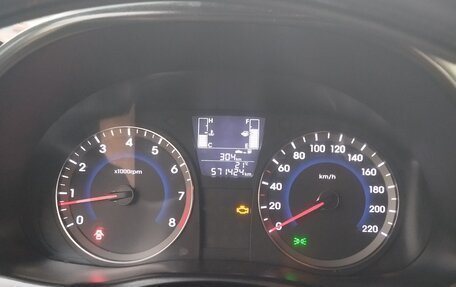 Hyundai Solaris II рестайлинг, 2015 год, 345 000 рублей, 11 фотография