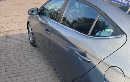 Hyundai Elantra VI рестайлинг, 2018 год, 1 300 000 рублей, 4 фотография