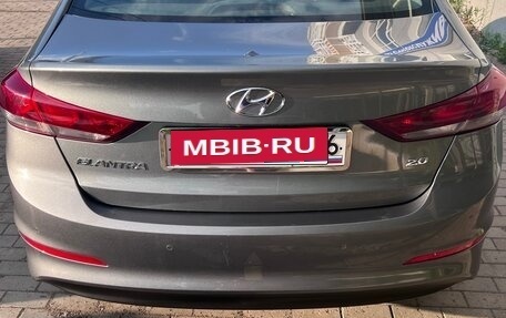 Hyundai Elantra VI рестайлинг, 2018 год, 1 300 000 рублей, 12 фотография