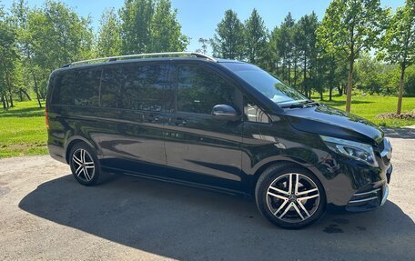 Mercedes-Benz V-Класс, 2018 год, 3 950 000 рублей, 4 фотография